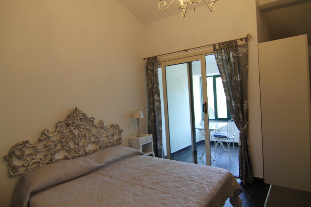 5 Lands Yellow Cottage Levanto Bagian luar foto