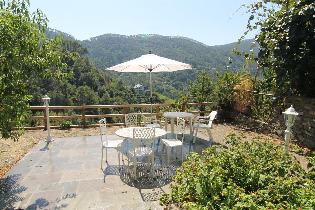 5 Lands Yellow Cottage Levanto Bagian luar foto